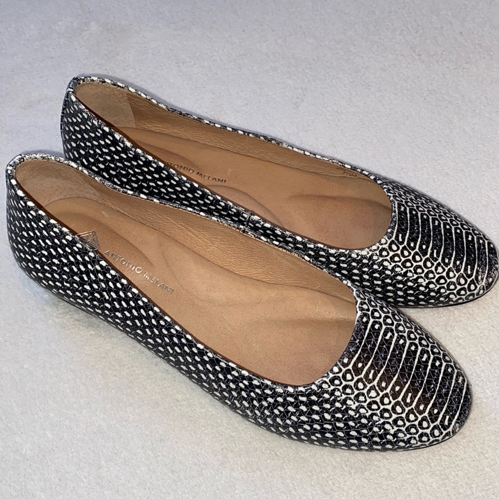 Antonio Melani black & white faux snakeskin ballet flats Sz 7.5